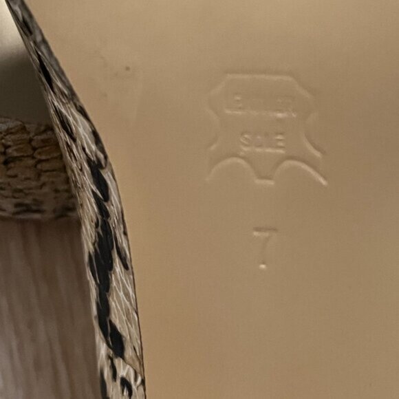 EUC BCBG Maxazria Dree1 Studded Snake Embossed Peep Toe Heels (7) - Picture 4 of 6